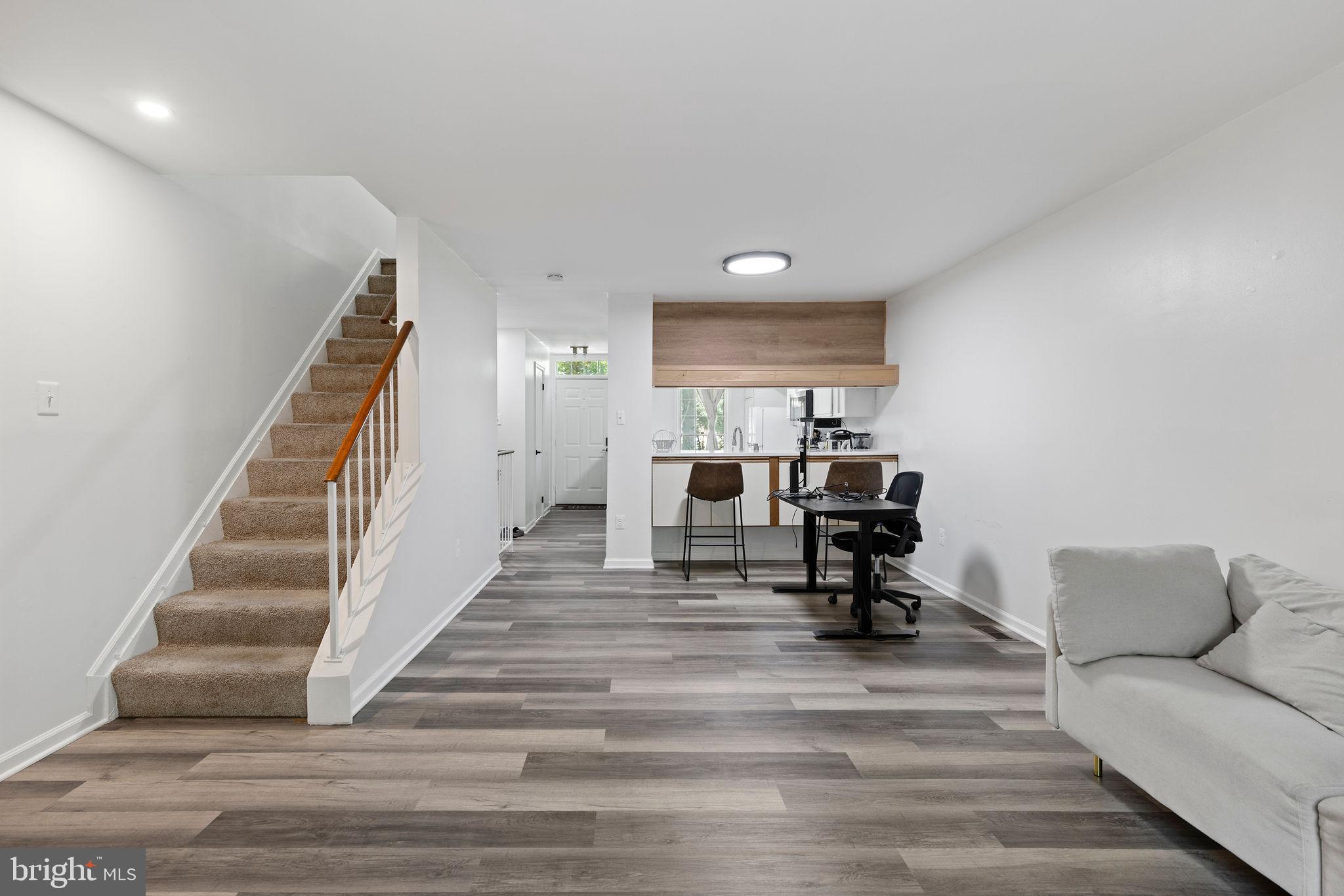 3804 ANGELTON COURT