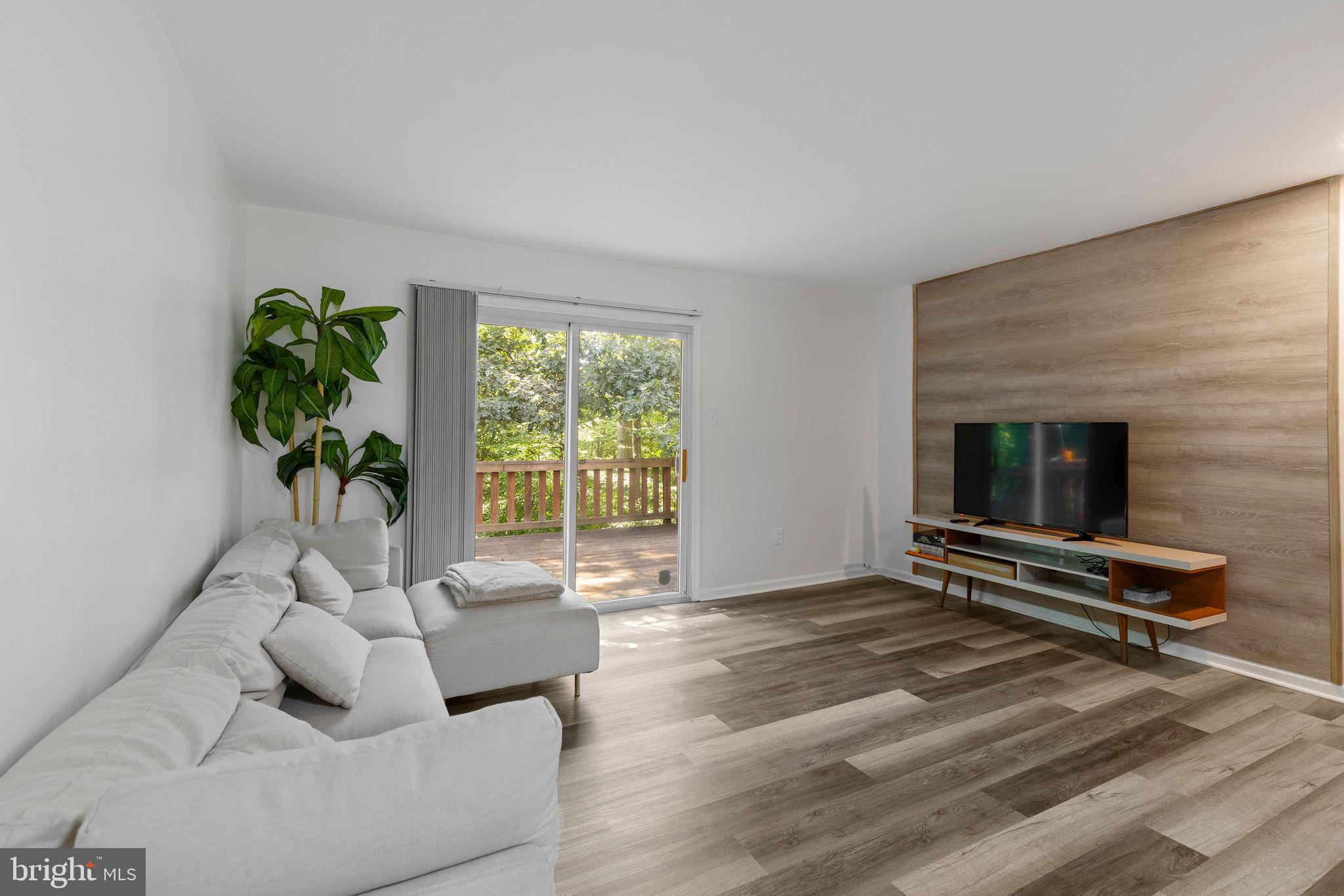 SILVER SPRING CNTRY CLUB - Residential