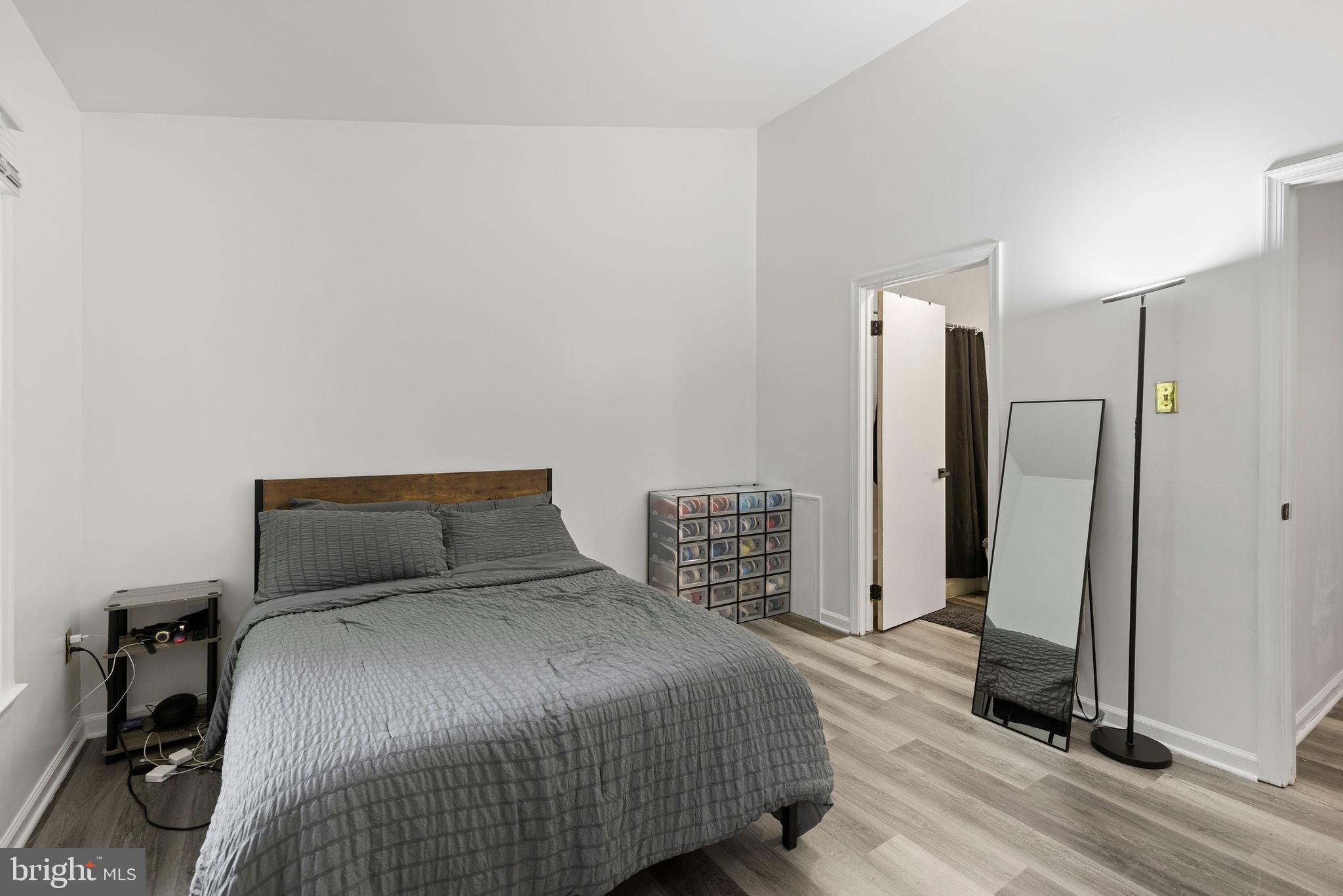 SILVER SPRING CNTRY CLUB - Residential