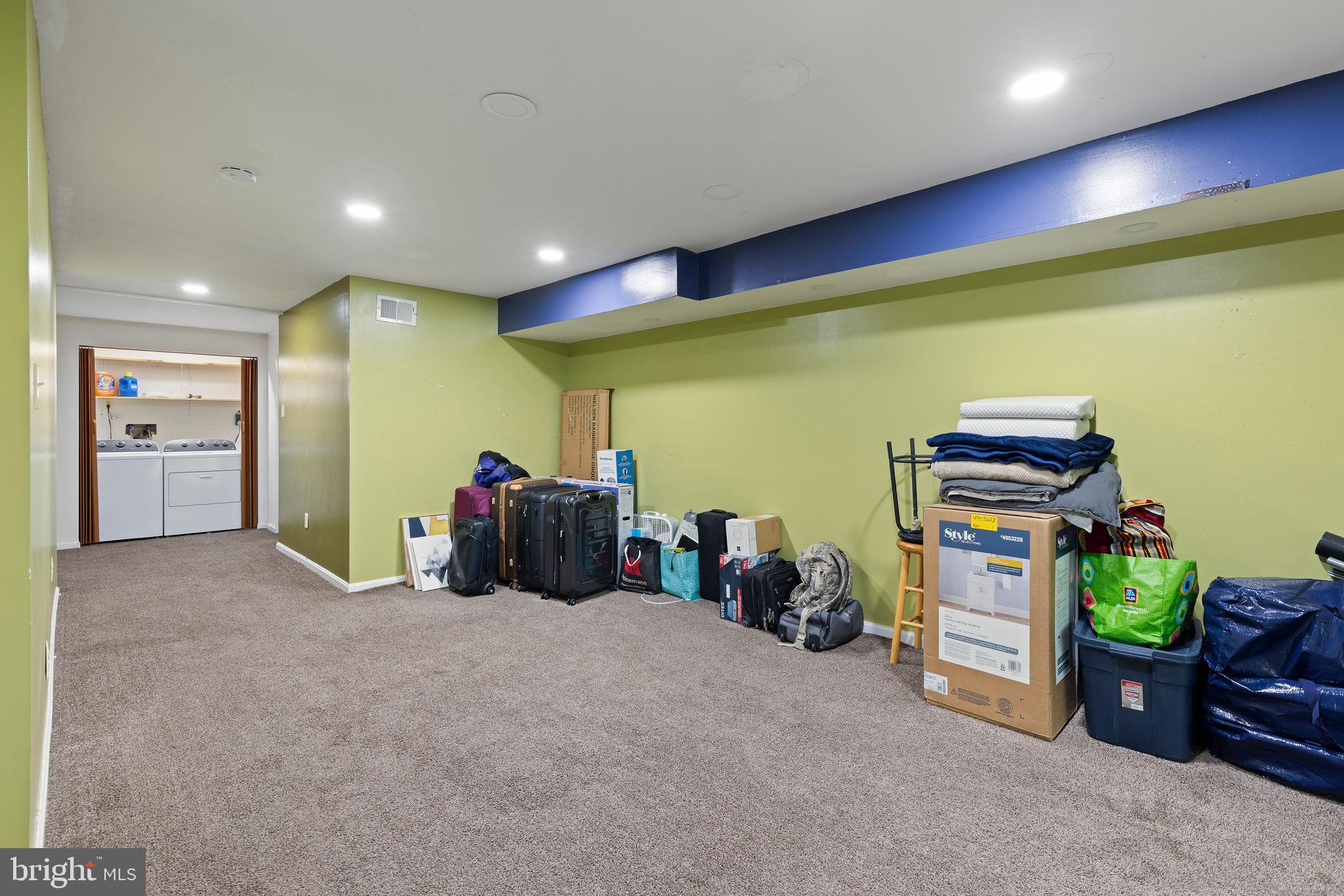 SILVER SPRING CNTRY CLUB - Residential