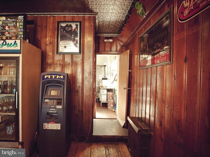 PORT RICHMOND - Commercial Sale