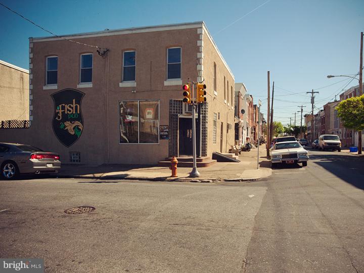 PORT RICHMOND - Commercial Sale