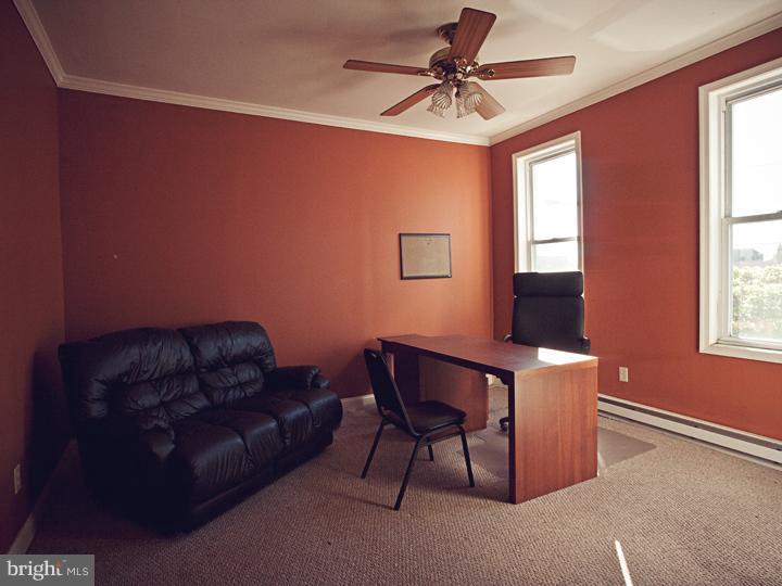 PORT RICHMOND - Commercial Sale