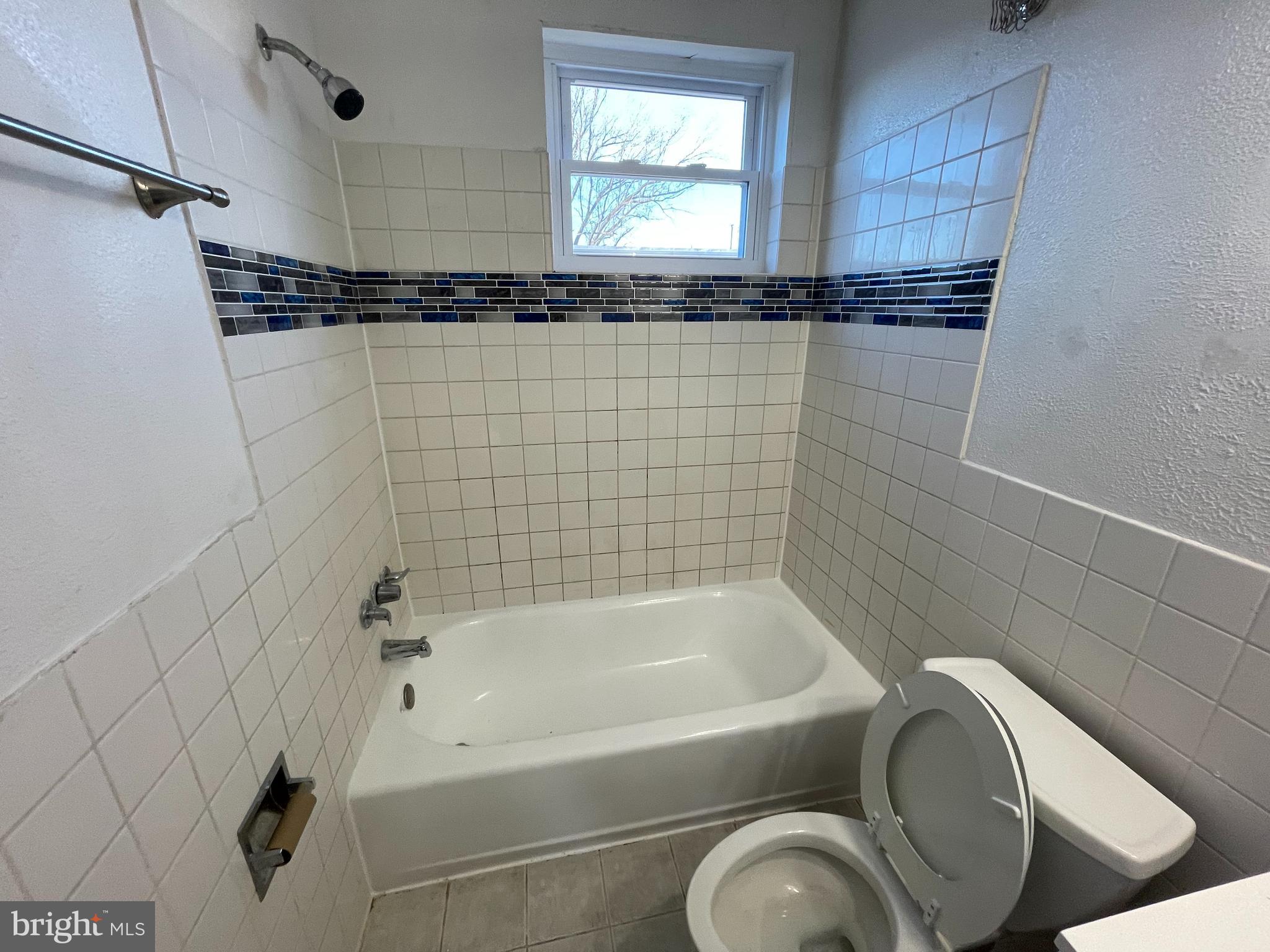 IVERSON SQUARE CONDOMINIUM - Residential