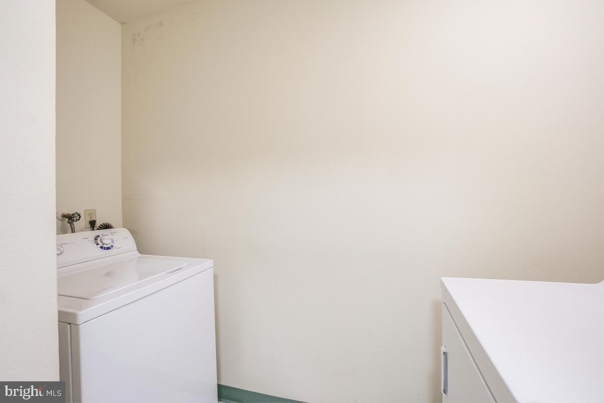 LEISURE WORLD - Residential