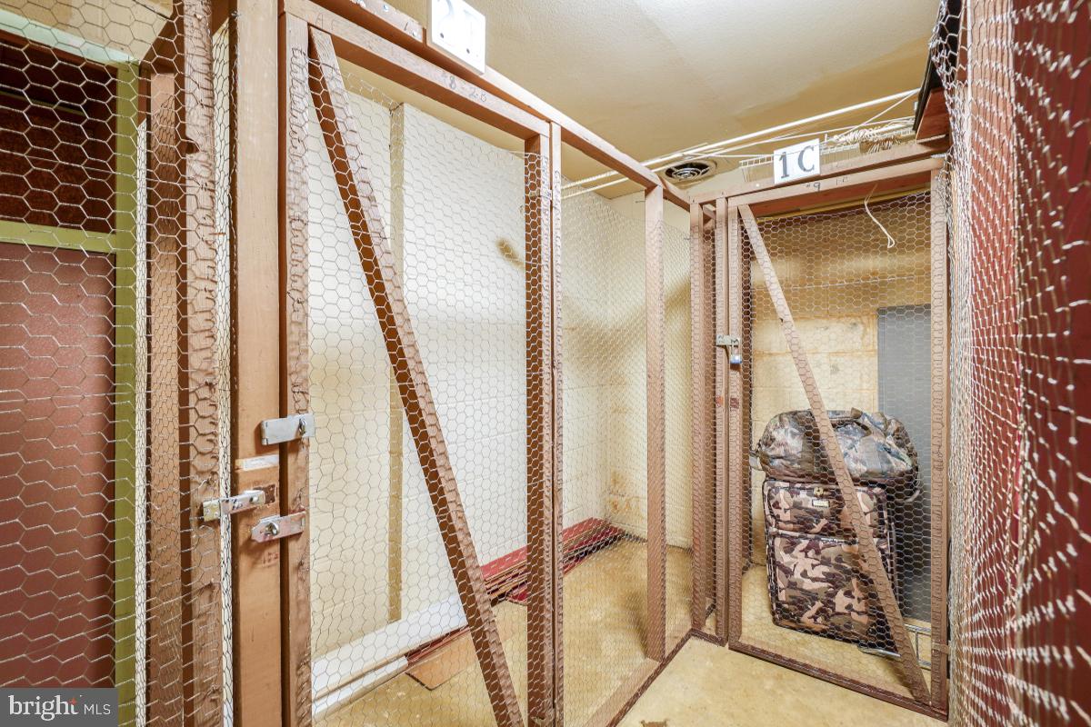 LEISURE WORLD - Residential