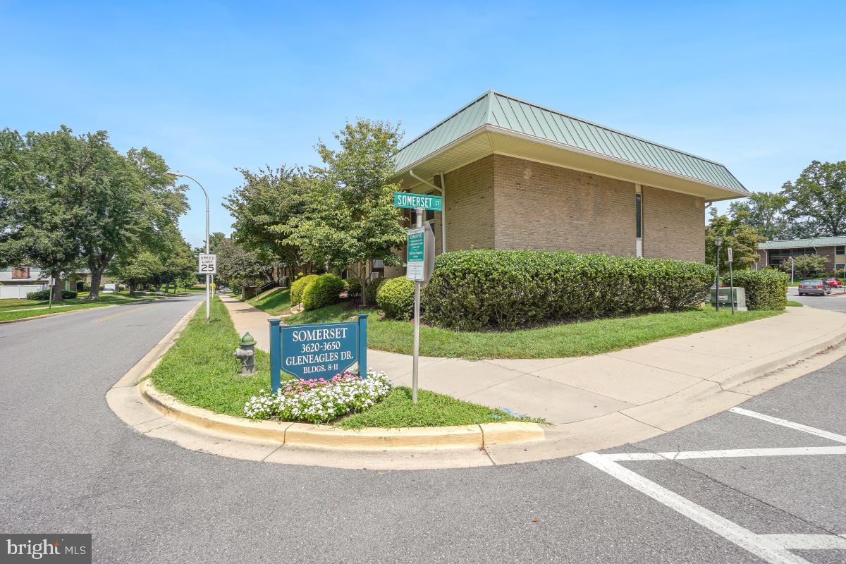 LEISURE WORLD - Residential