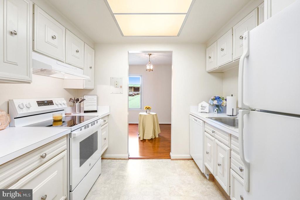 Photo of 3630 Gleneagles Drive #8-2B, SILVER SPRING, MD 20906 (MLS # MDMC2200936)