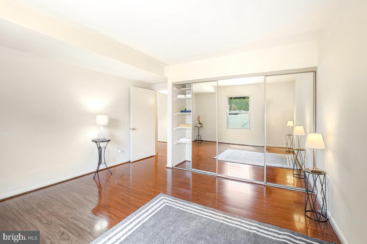 LEISURE WORLD - Residential