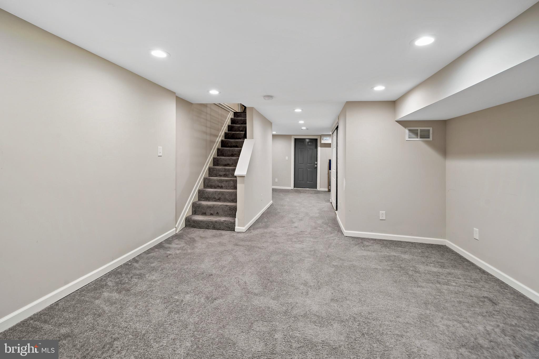WEST OAK LANE - Residential Lease