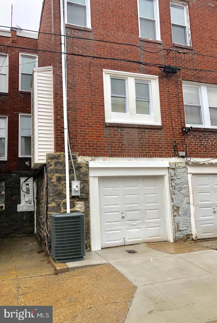 WEST OAK LANE - Residential Lease