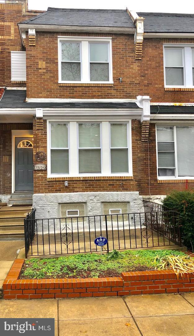 WEST OAK LANE - Residential Lease