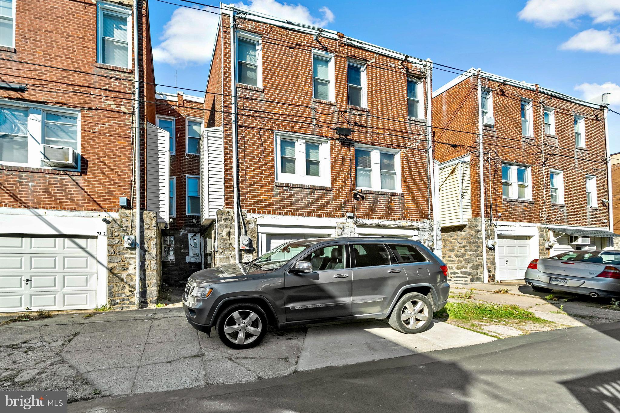 WEST OAK LANE - Residential Lease