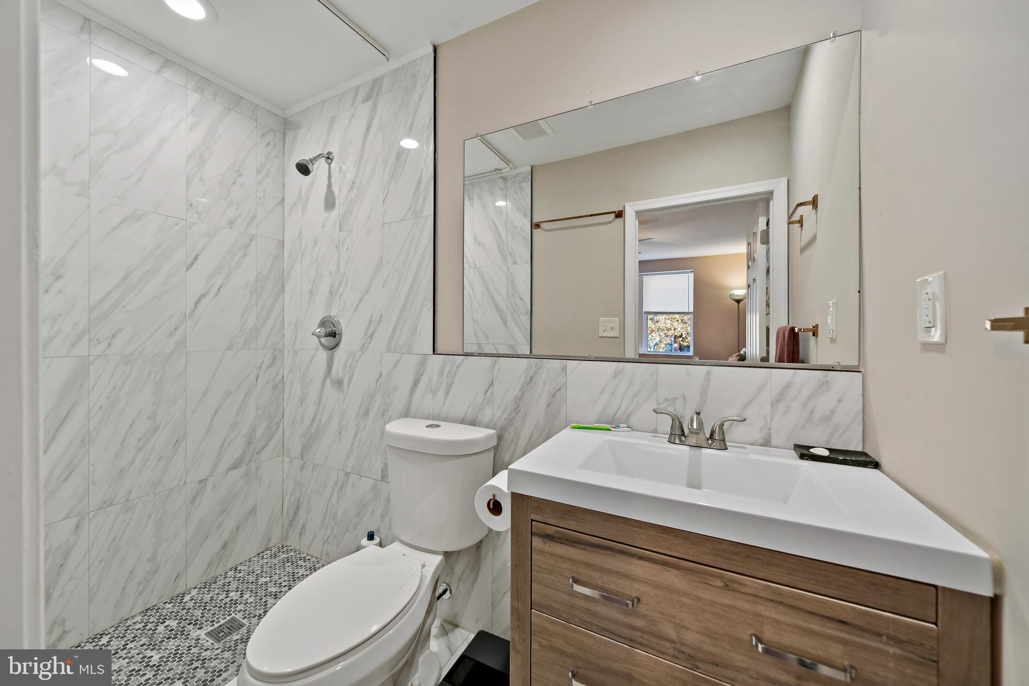 WEST OAK LANE - Residential Lease