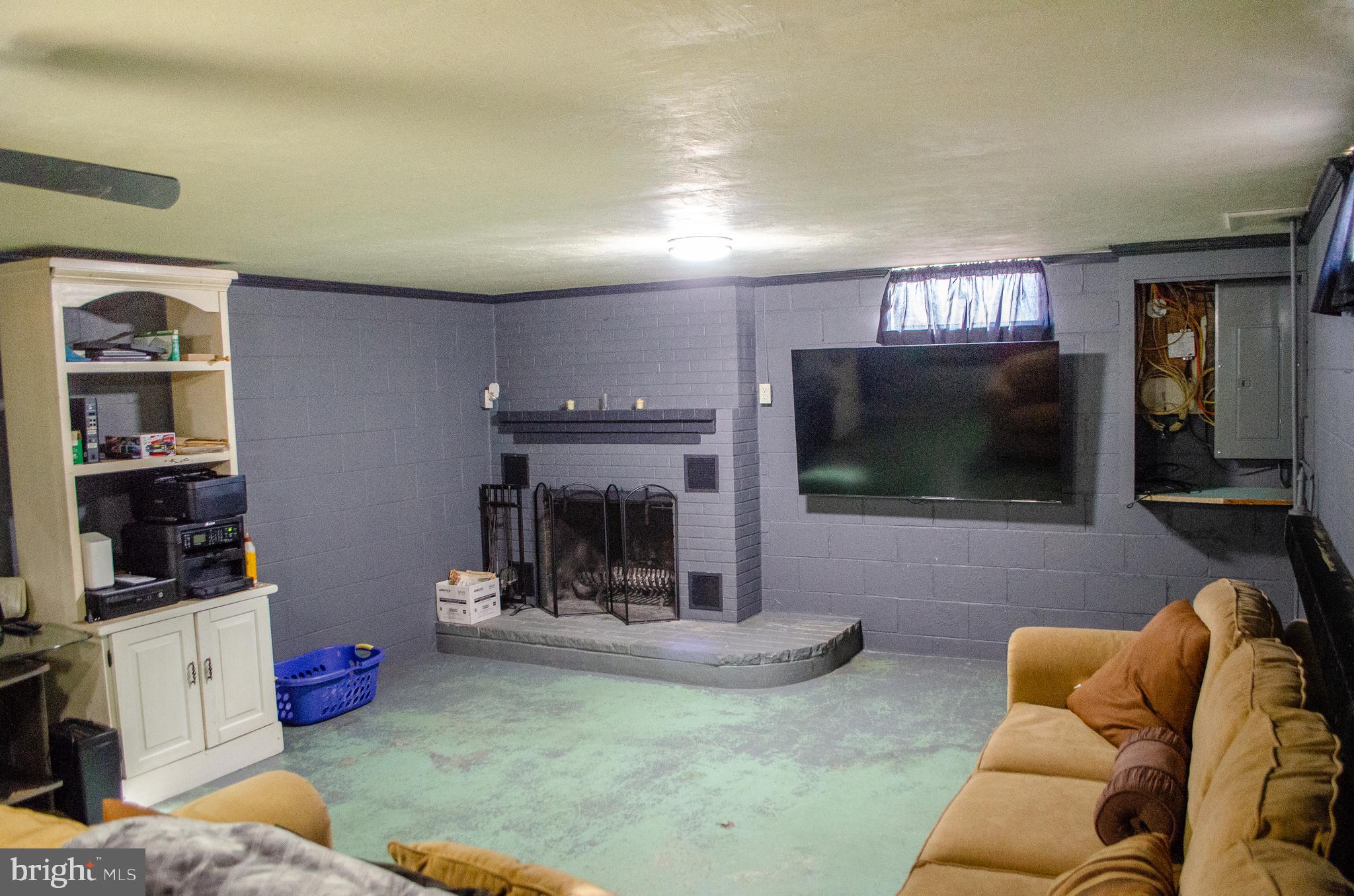 FREYSVILLE - Residential