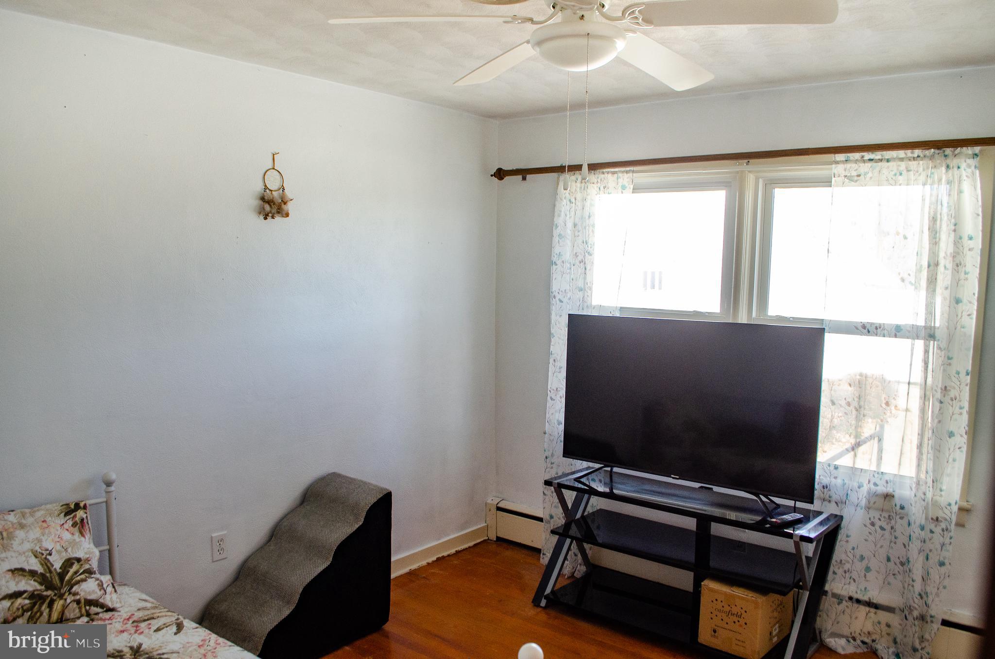 FREYSVILLE - Residential