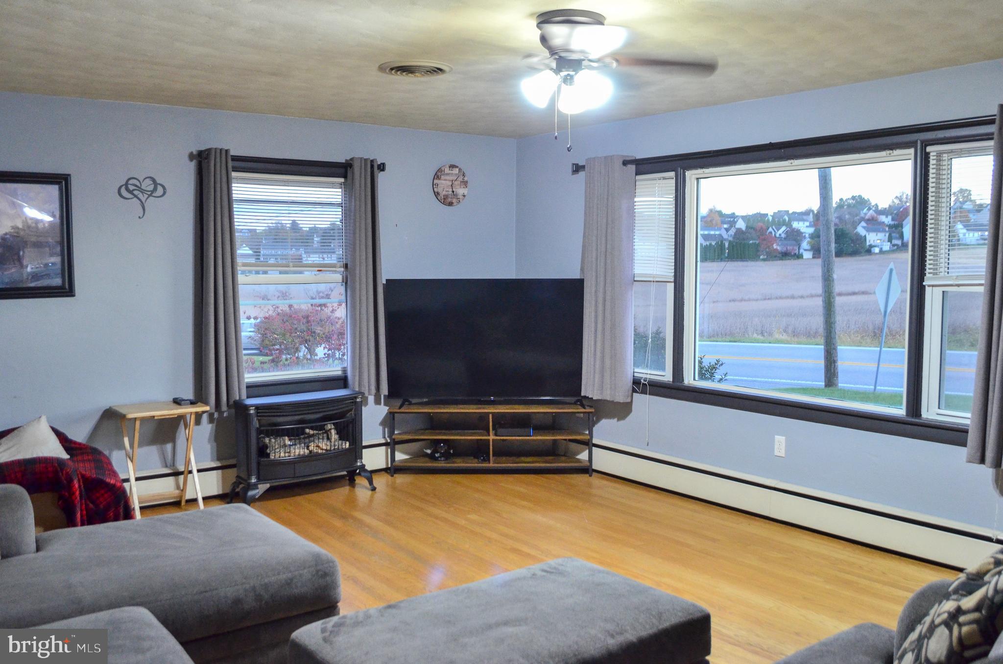 FREYSVILLE - Residential