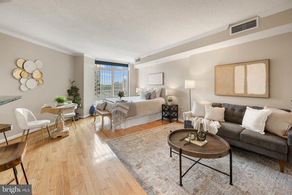 Photo of 3101 N Hampton Drive #1319, ALEXANDRIA, VA 22302 (MLS # VAAX2053924)