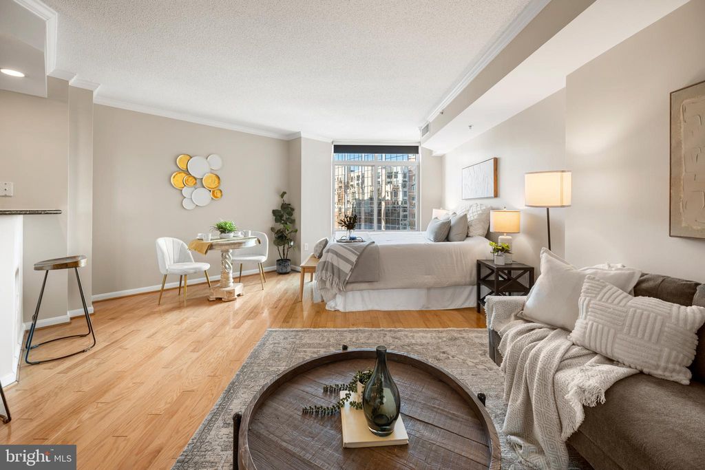 Photo of 3101 N Hampton Drive #1319, ALEXANDRIA, VA 22302 (MLS # VAAX2053924)