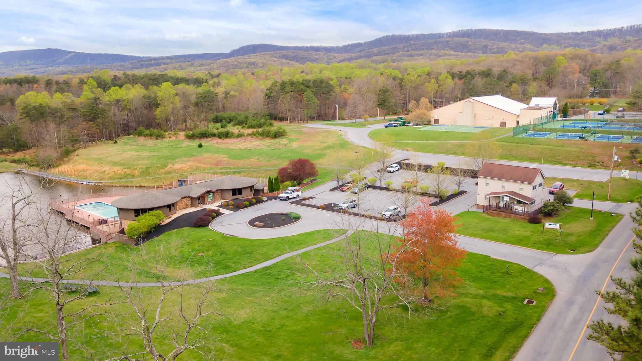 THE WOODS - Residential