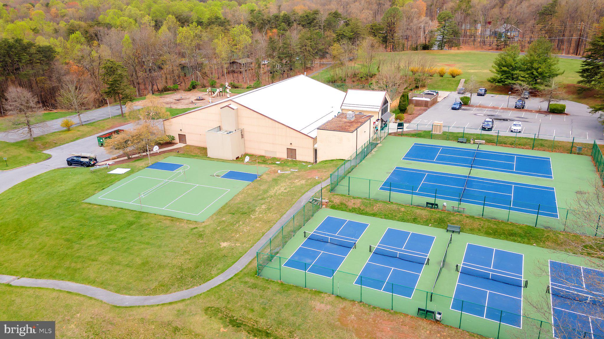 THE WOODS - Residential