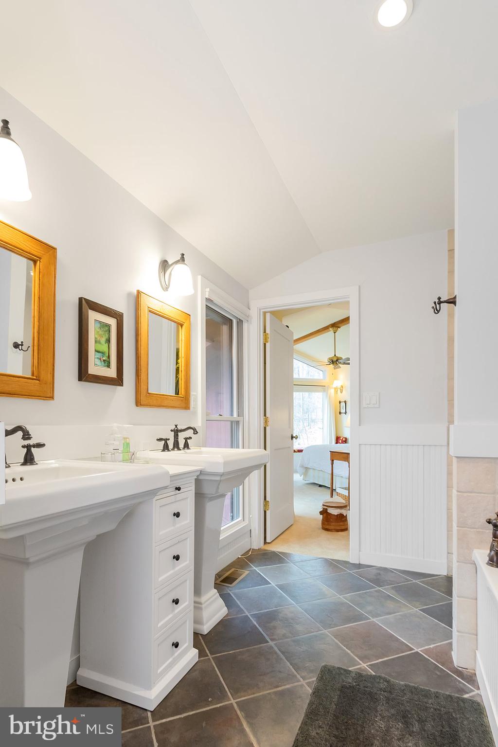 THE WOODS - Residential