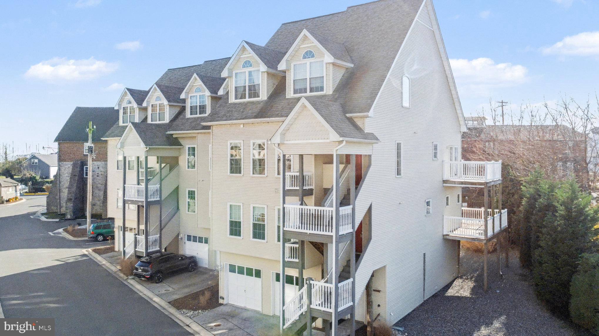 SENECA POINTE - Residential