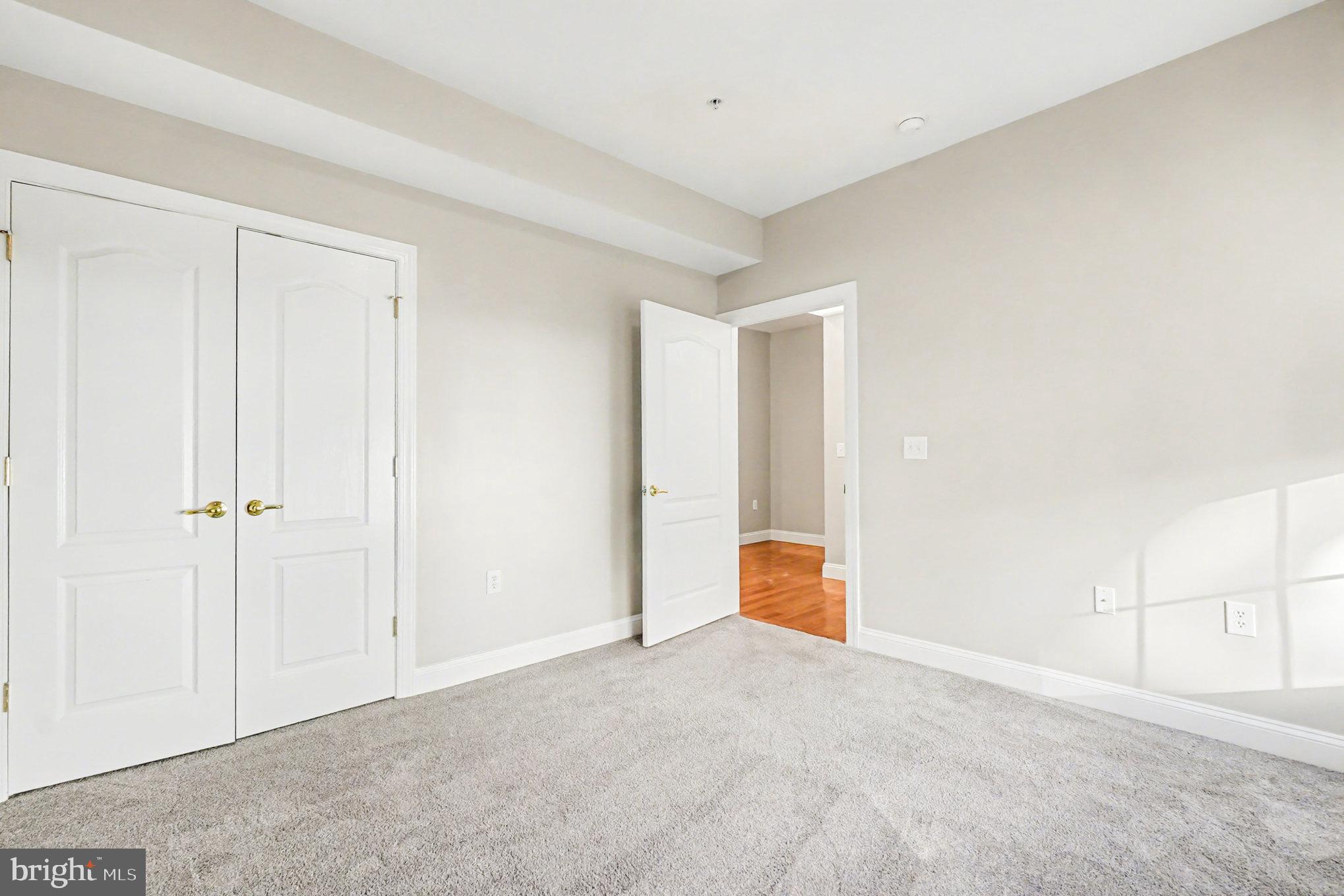 SENECA POINTE - Residential