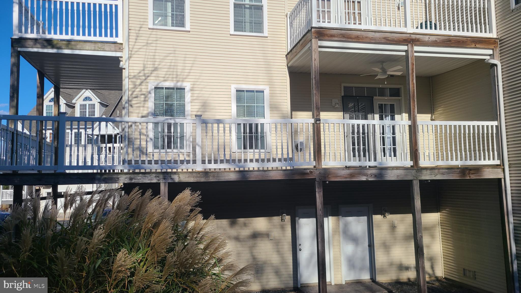 SENECA POINTE - Residential