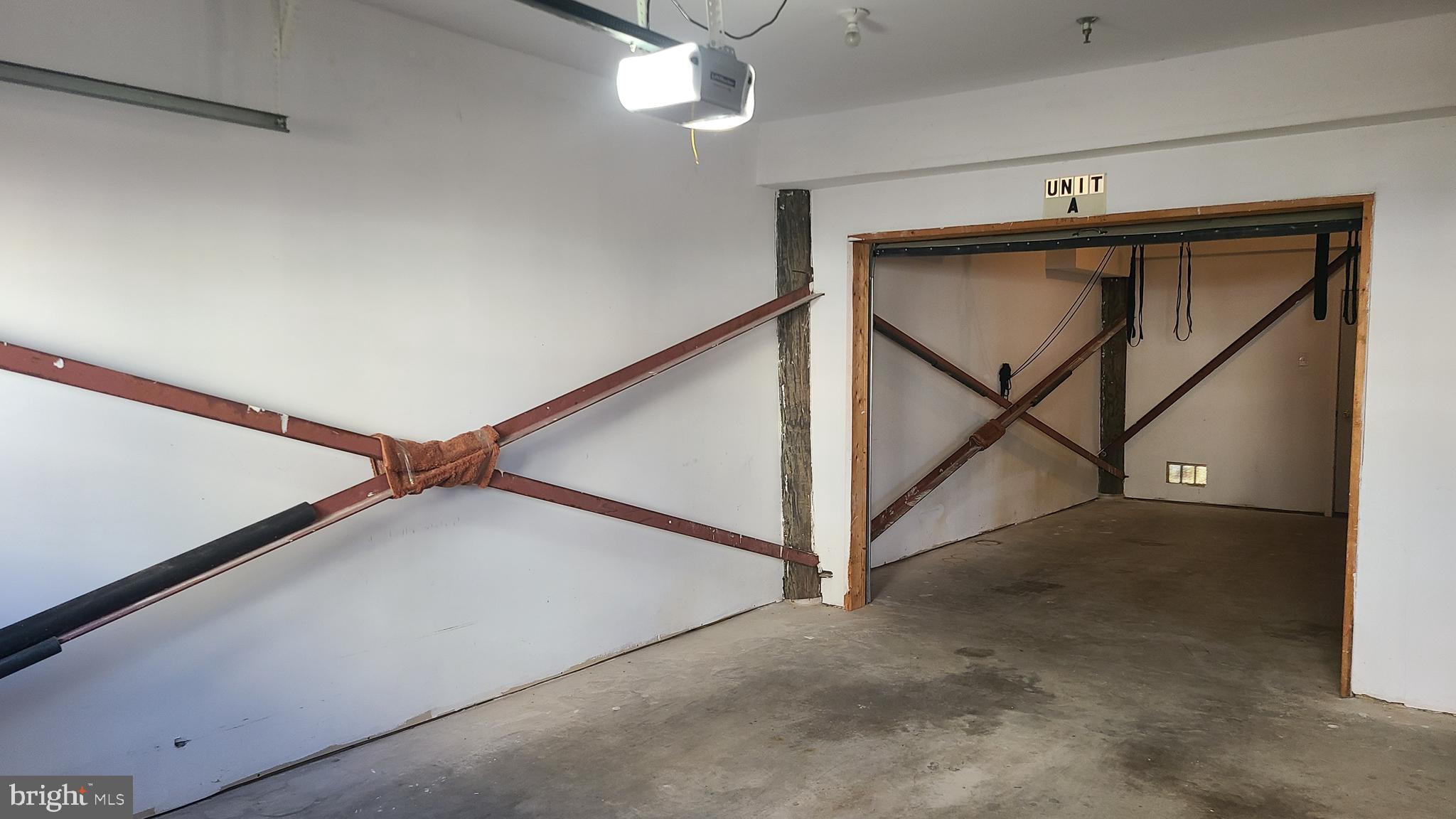 SENECA POINTE - Residential