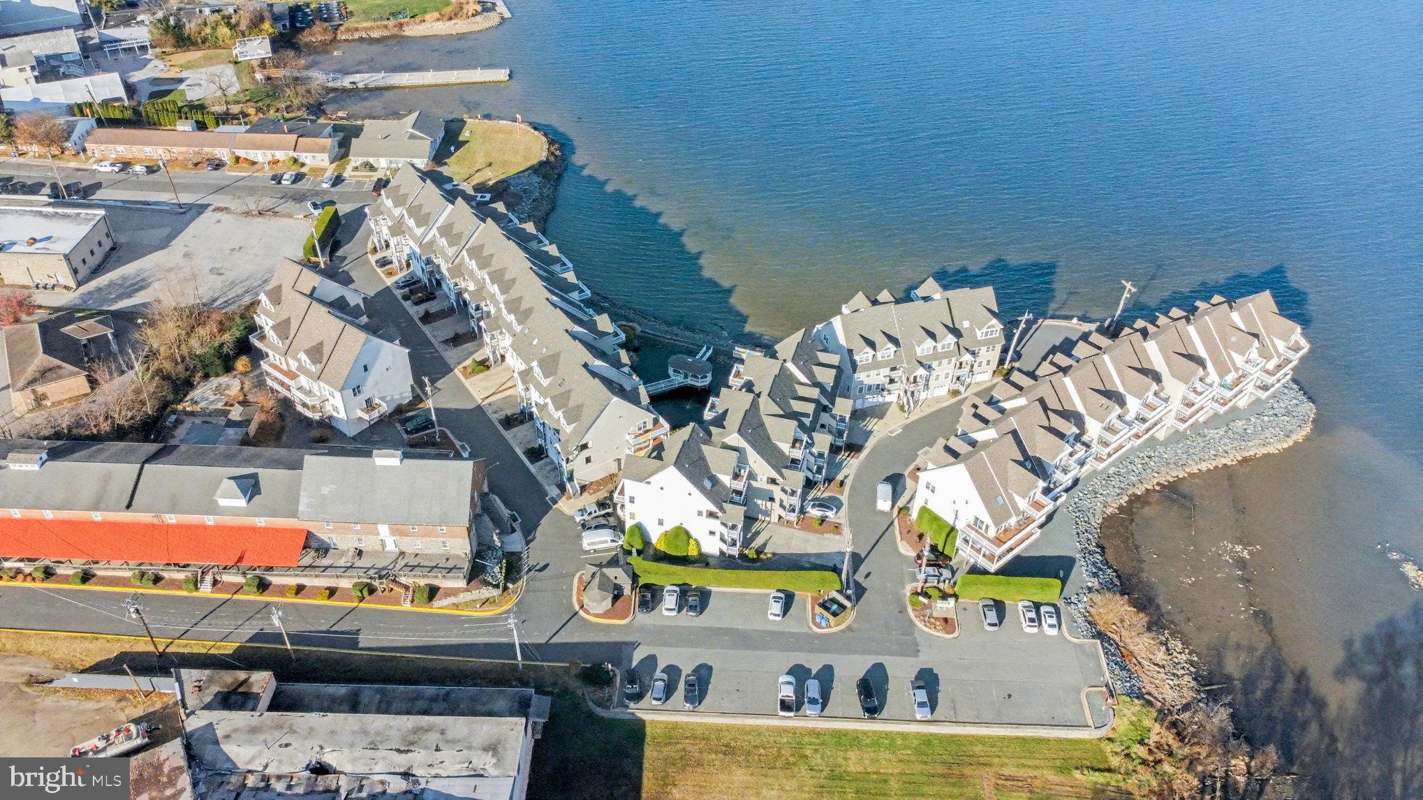 SENECA POINTE - Residential