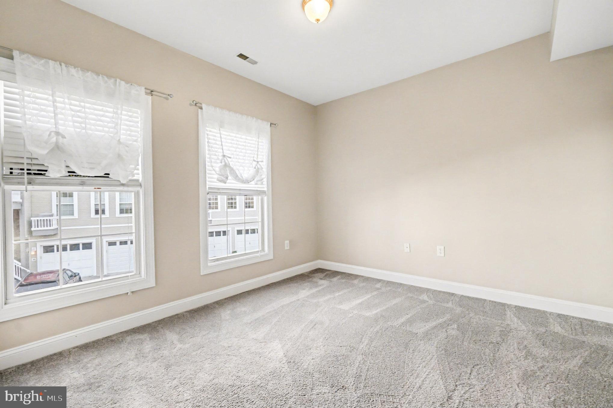 SENECA POINTE - Residential