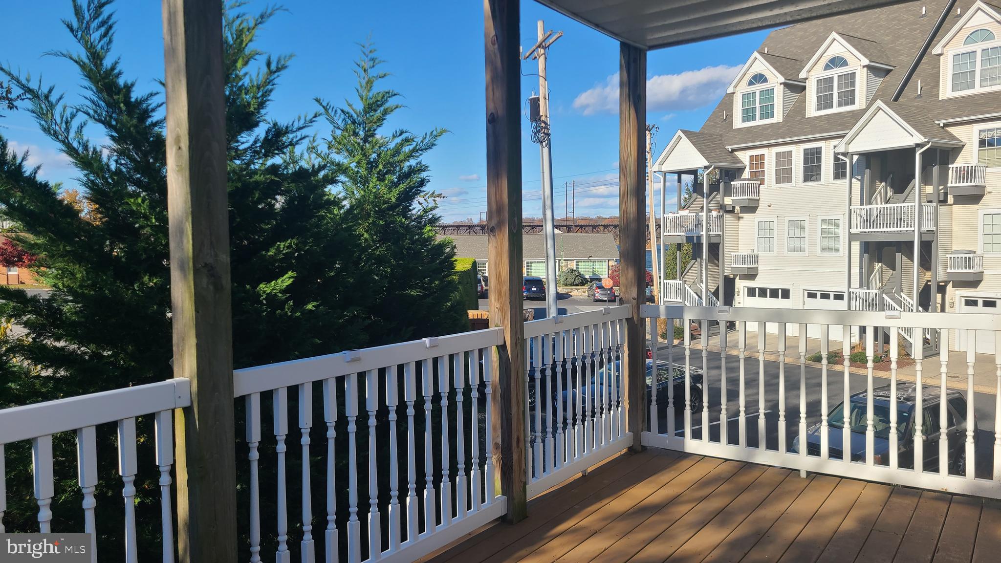 SENECA POINTE - Residential