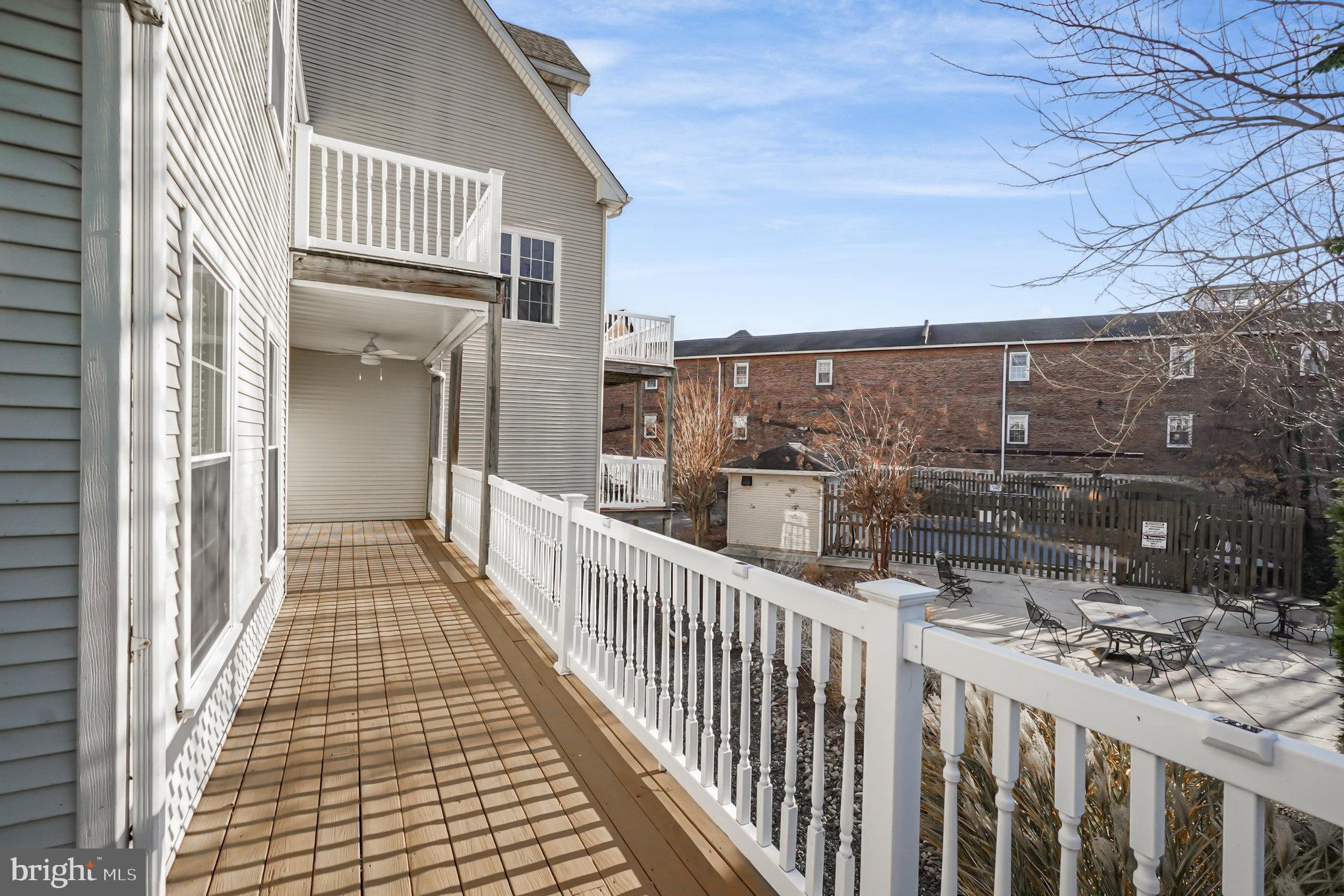 SENECA POINTE - Residential