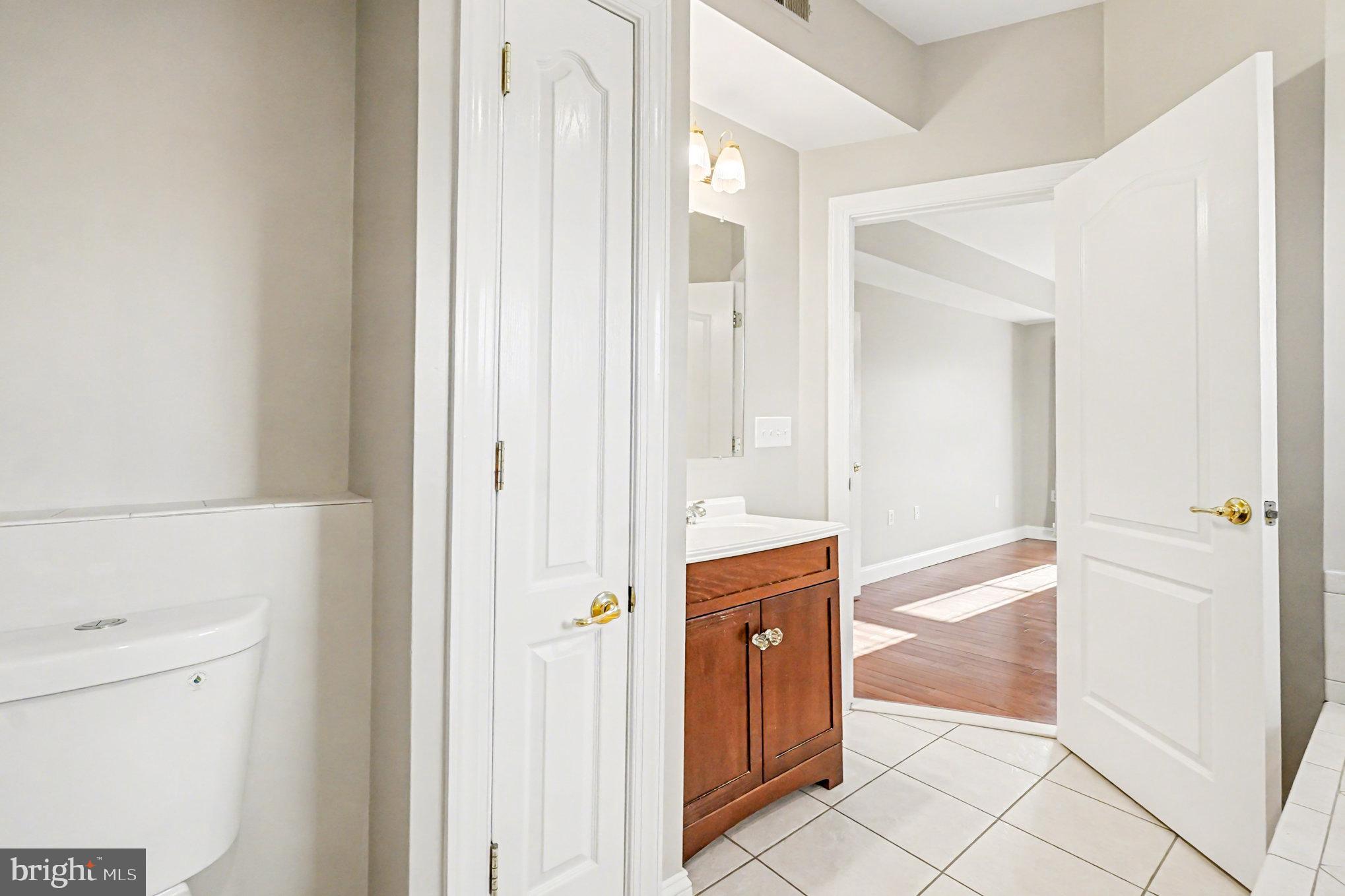 SENECA POINTE - Residential