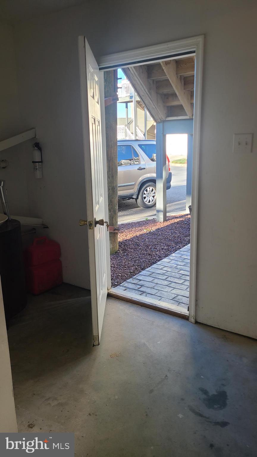 SENECA POINTE - Residential