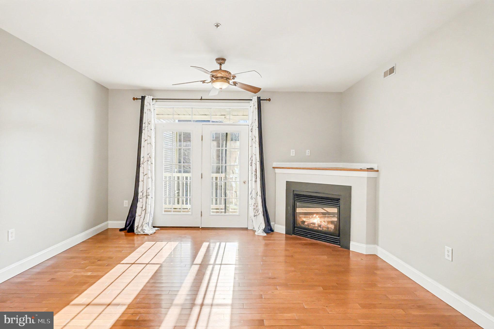 SENECA POINTE - Residential