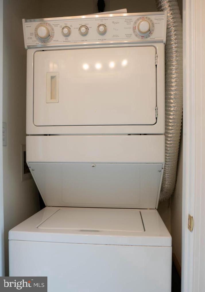 SENECA POINTE - Residential