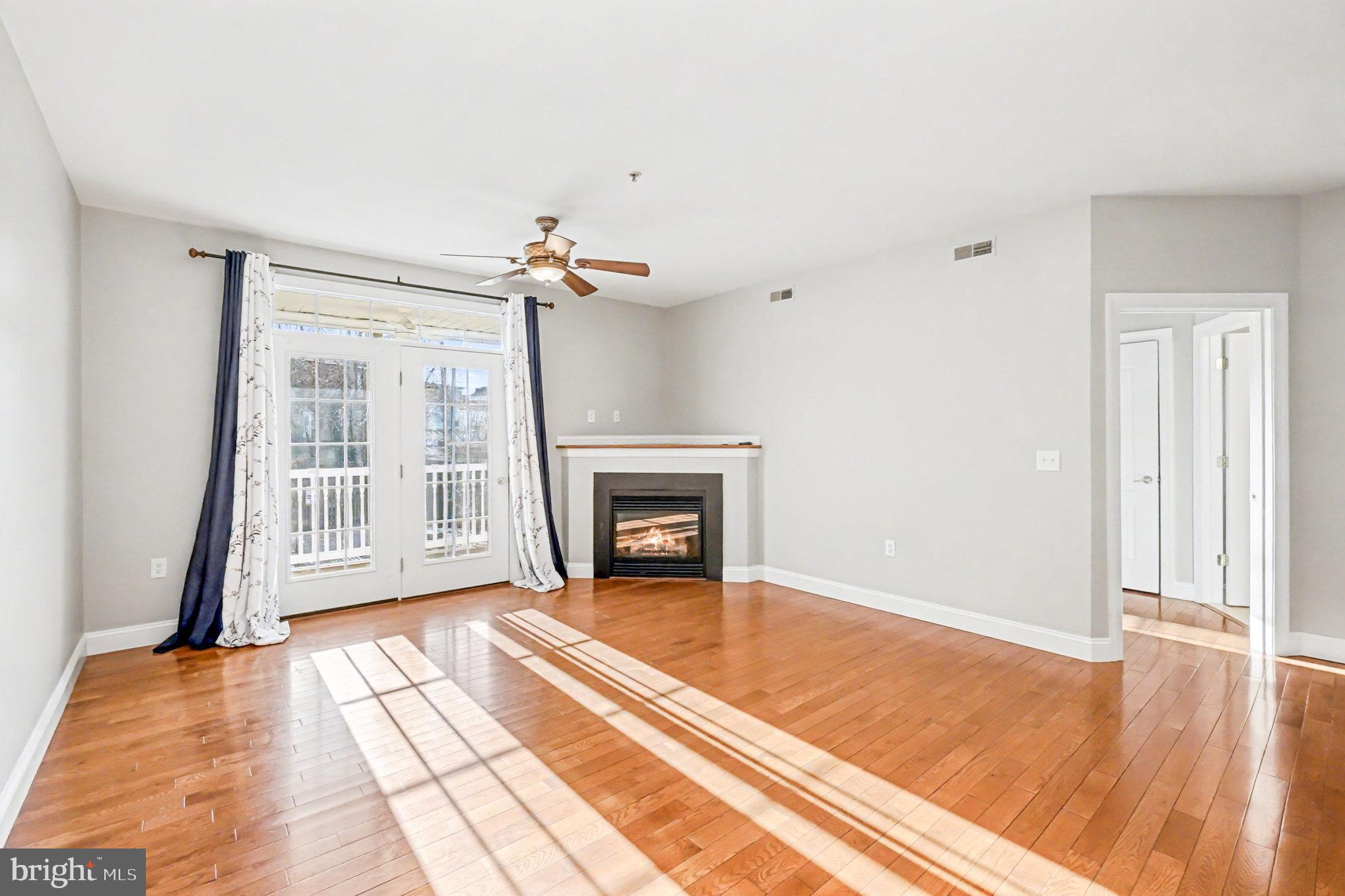 SENECA POINTE - Residential