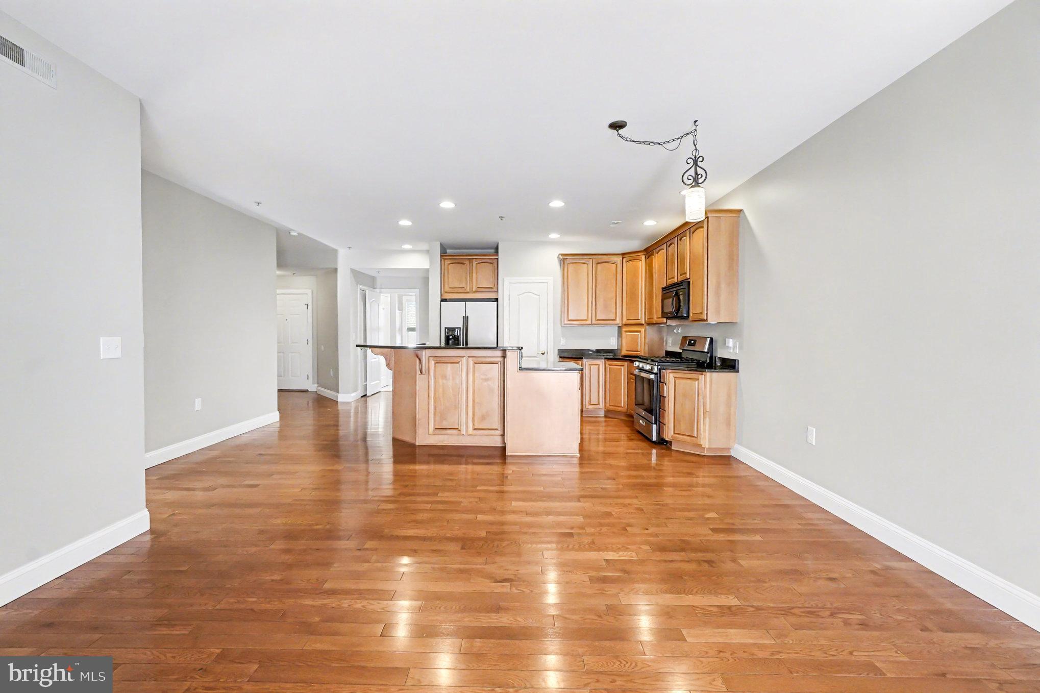 SENECA POINTE - Residential