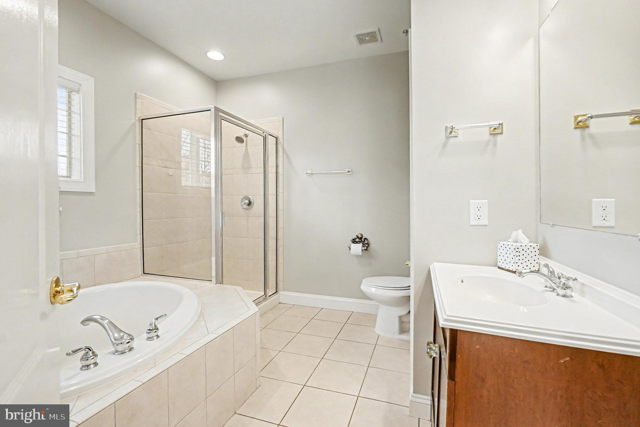 SENECA POINTE - Residential