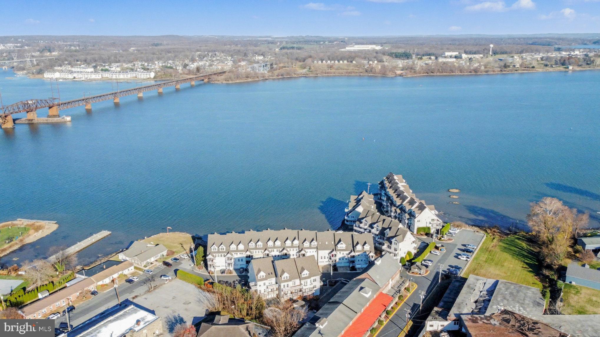 SENECA POINTE - Residential