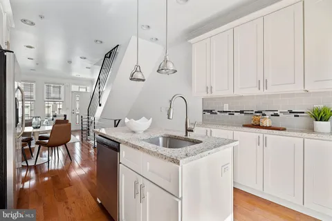 432 Mercy Street, Philadelphia, PA 19148 - #: PAPH2452956