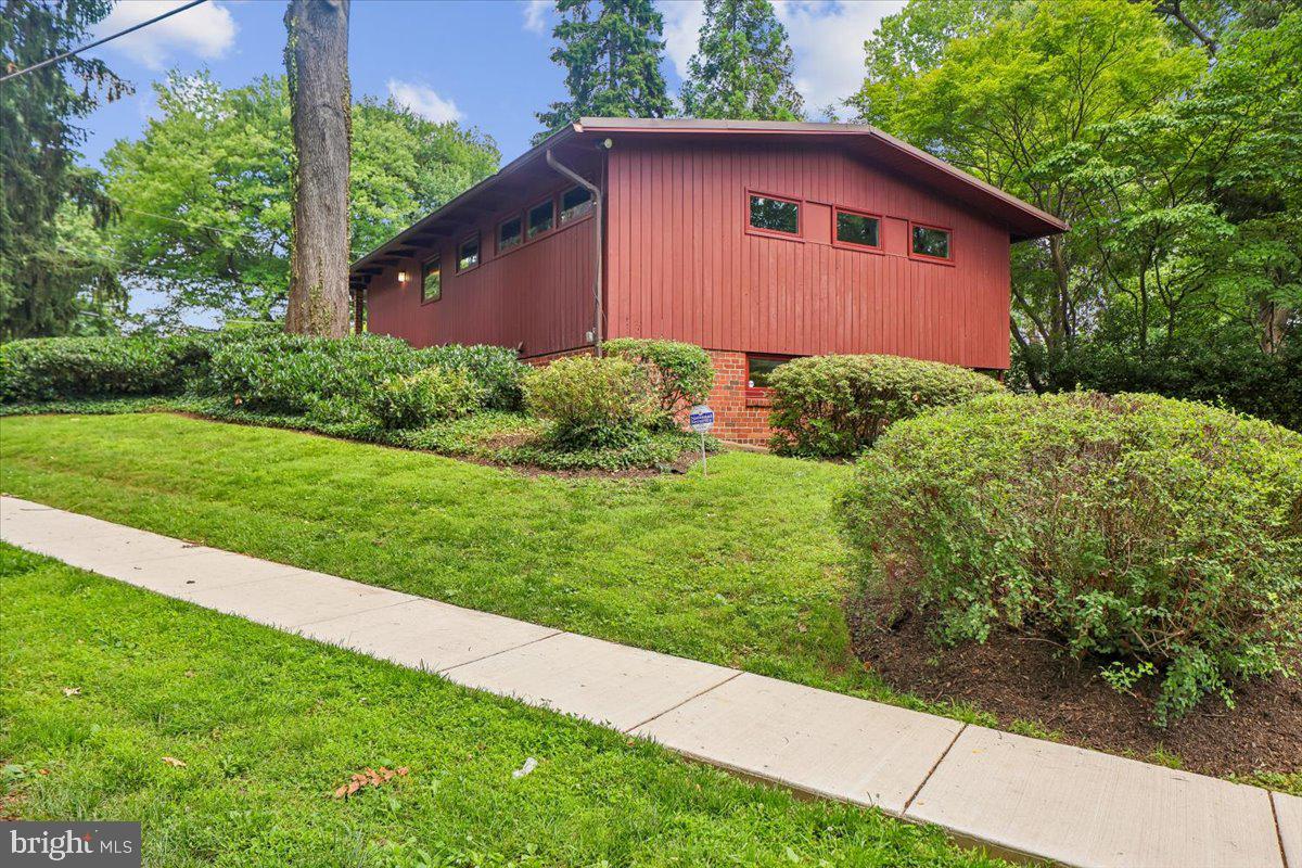 2212 RICHLAND PLACE