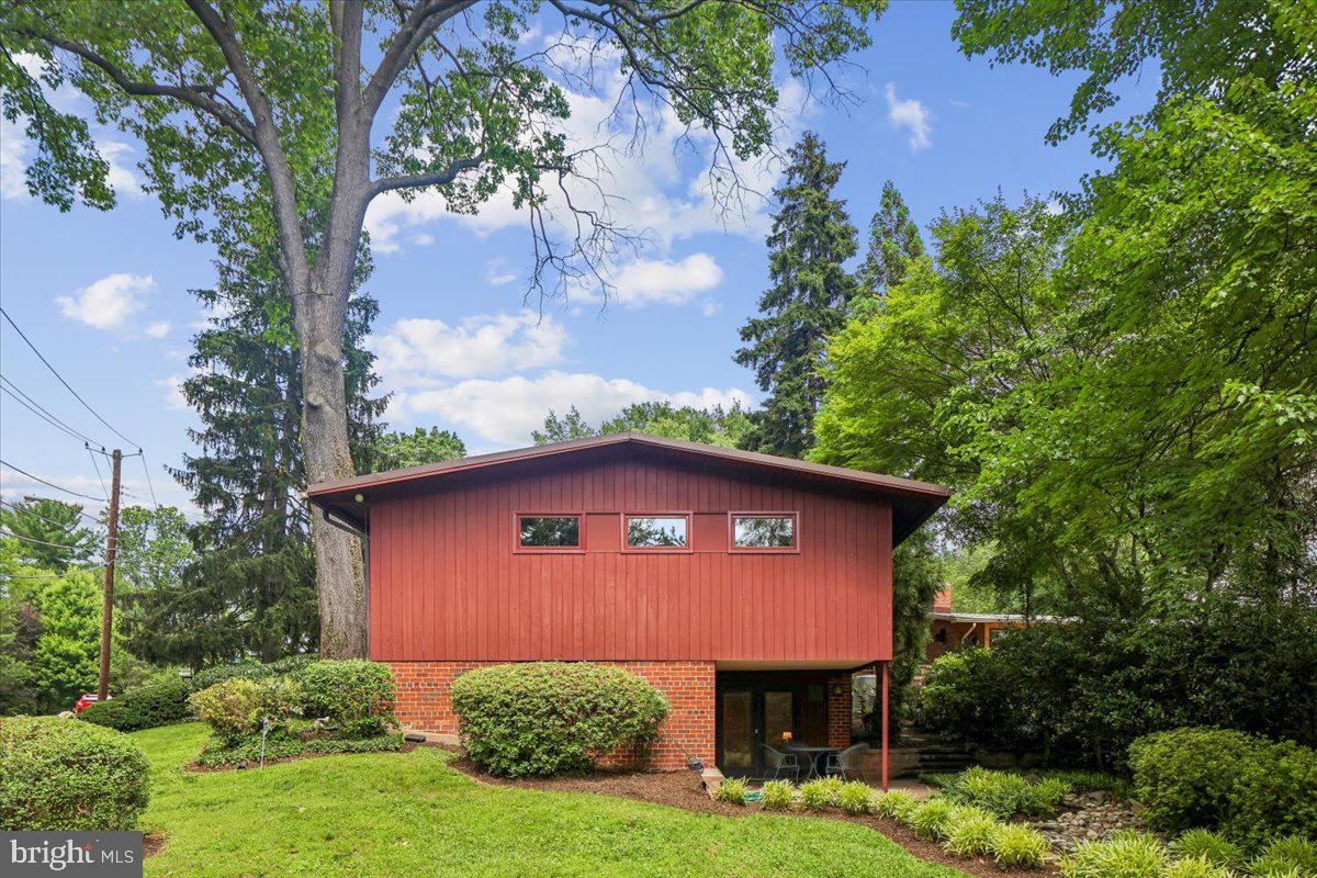 2212 RICHLAND PLACE