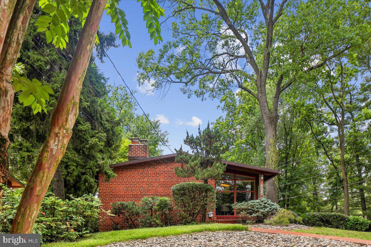 2212 RICHLAND PLACE