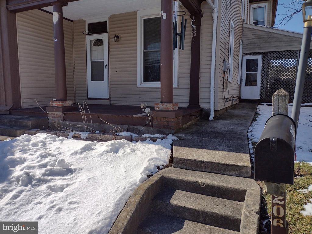 Photo of 206 N Poplar Street, Elizabethtown, PA 17022 (MLS # PALA2046288)