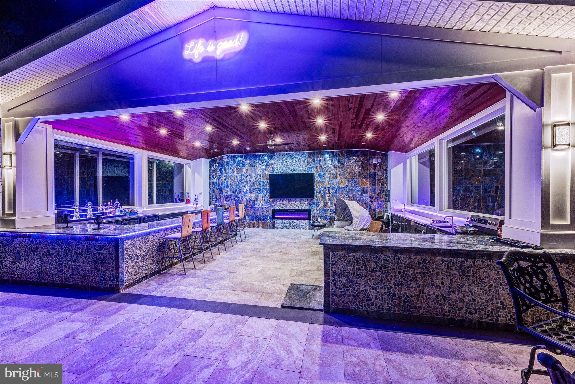 FORESTVILLE - Residential