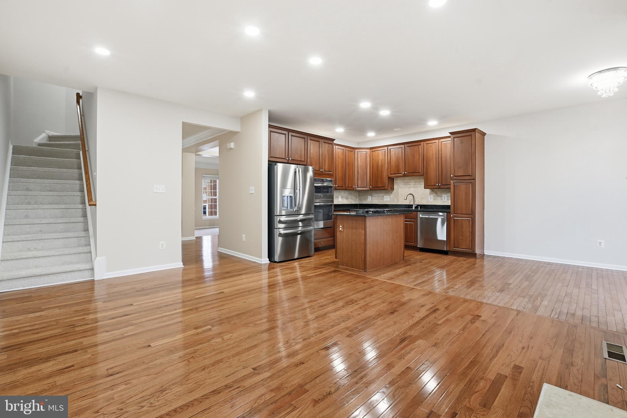 SOUTH RIDING - Residential