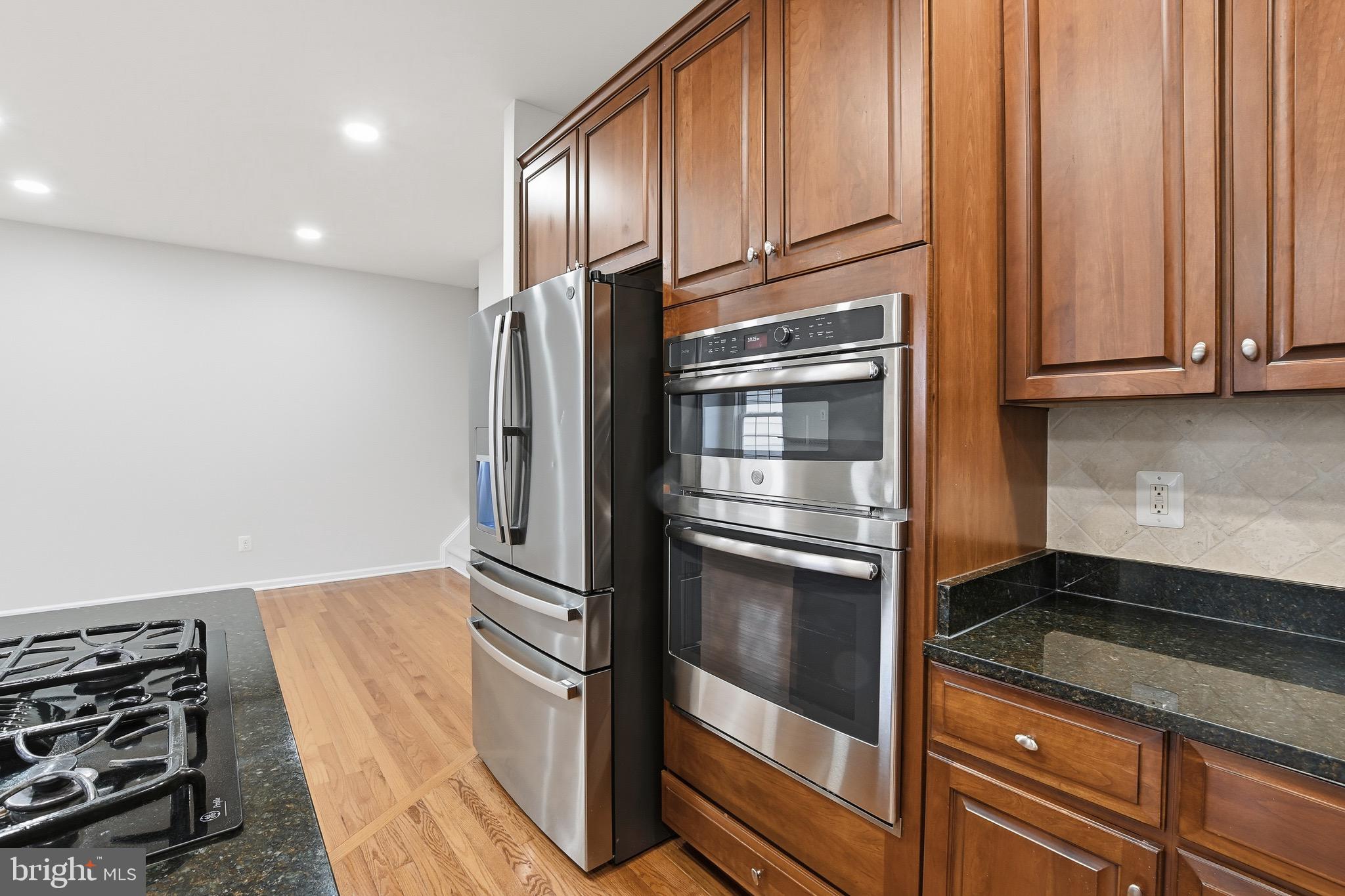 SOUTH RIDING - Residential